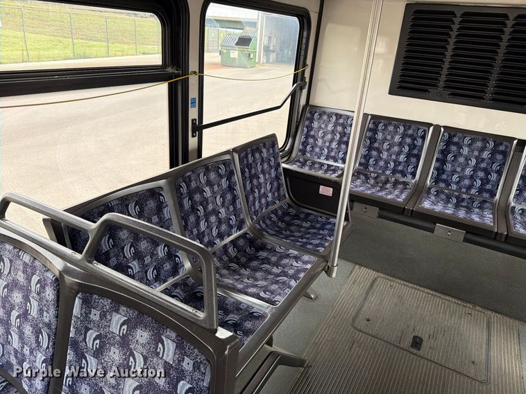 image for item FH6392 2011 Gillig G27B102N4 transit bus