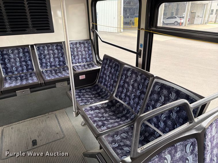 image for item FH6392 2011 Gillig G27B102N4 transit bus
