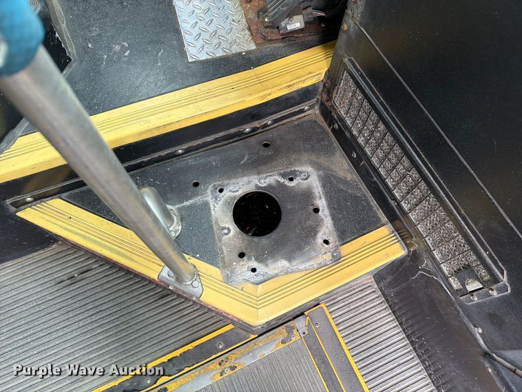 image for item FH6392 2011 Gillig G27B102N4 transit bus