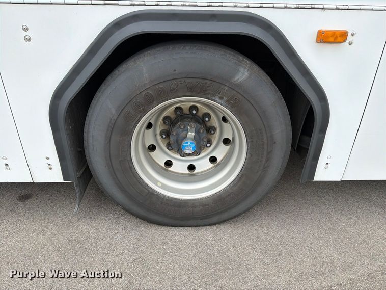 image for item FH6392 2011 Gillig G27B102N4 transit bus