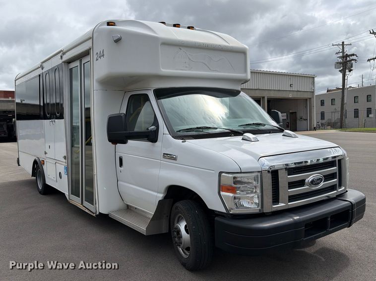 image for item FH6394 2013 Ford Glaval E450 shuttle bus