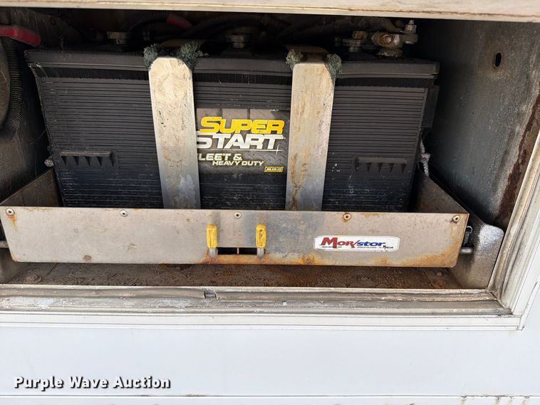 image for item FH6394 2013 Ford Glaval E450 shuttle bus