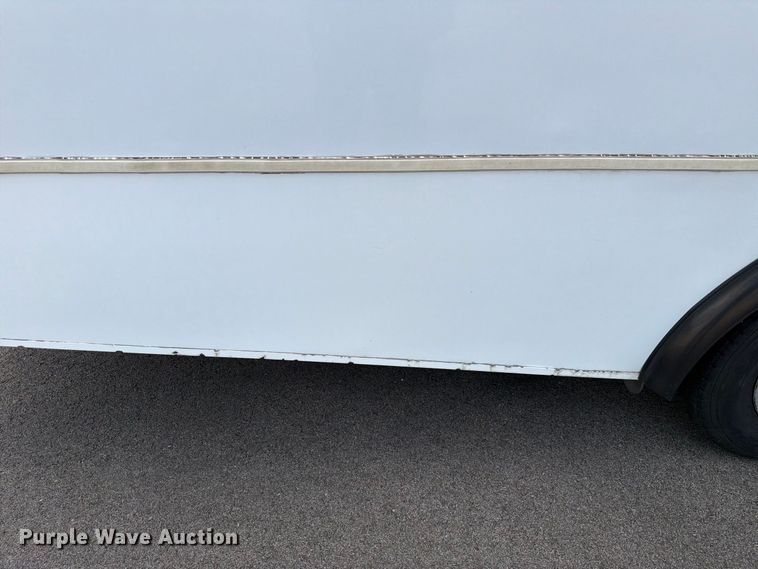 image for item FH6394 2013 Ford Glaval E450 shuttle bus