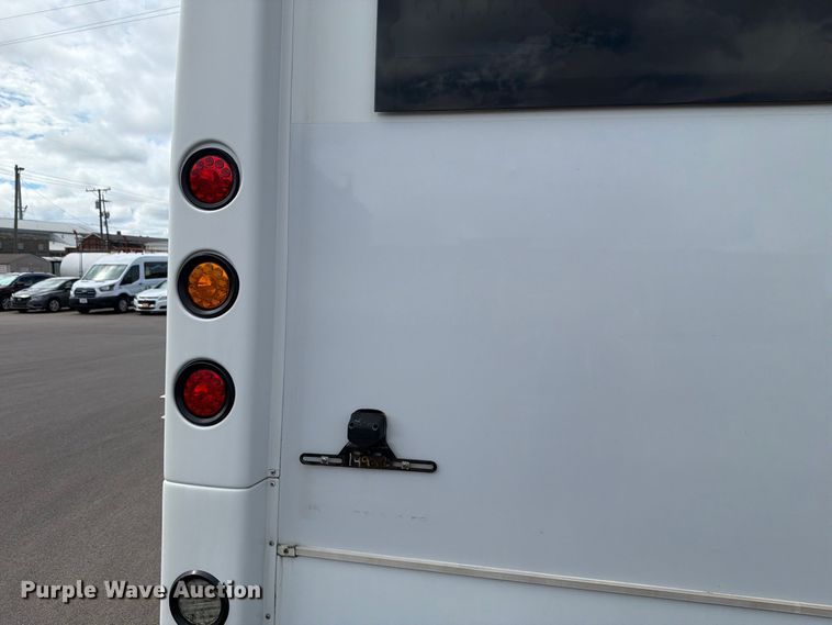 image for item FH6394 2013 Ford Glaval E450 shuttle bus