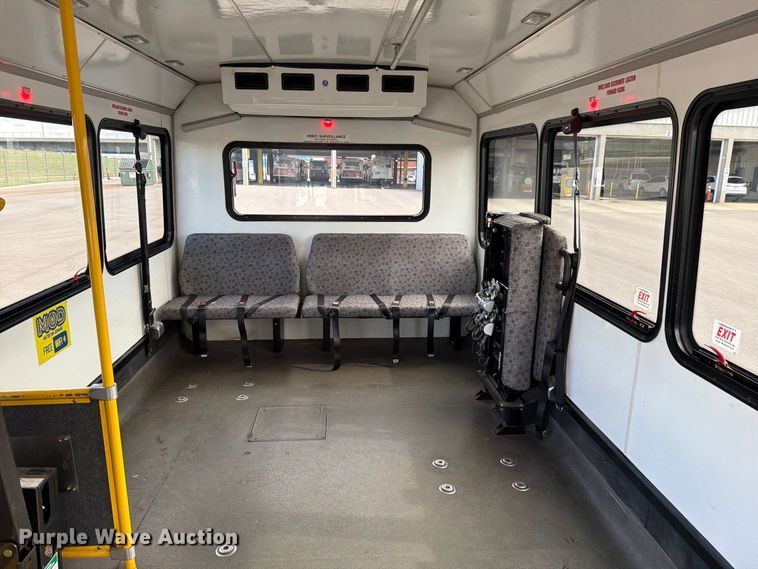 image for item FH6394 2013 Ford Glaval E450 shuttle bus