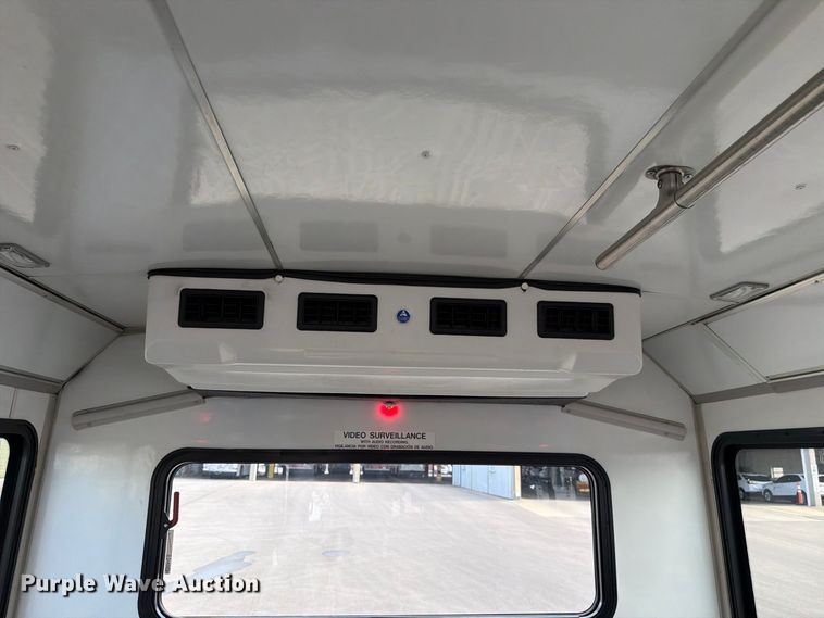 image for item FH6394 2013 Ford Glaval E450 shuttle bus