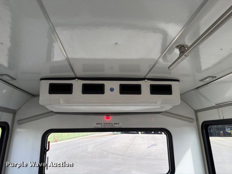image for item FH6394 2013 Ford Glaval E450 shuttle bus