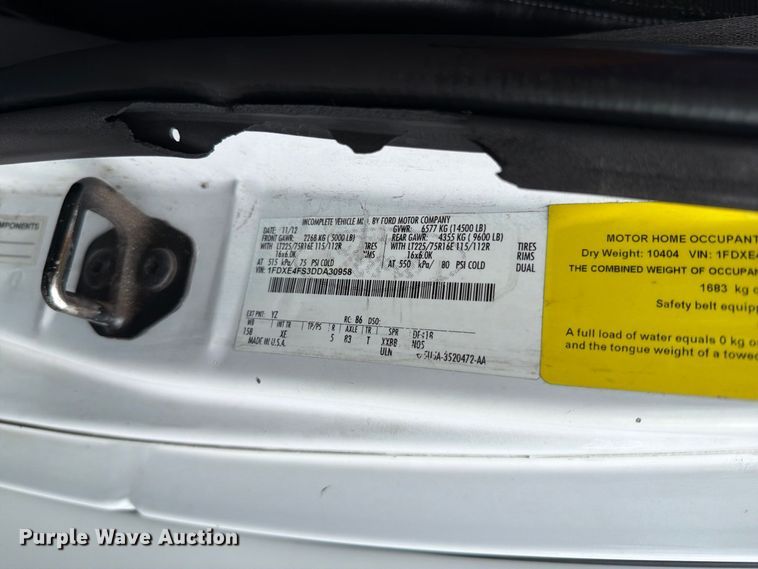image for item FH6394 2013 Ford Glaval E450 shuttle bus