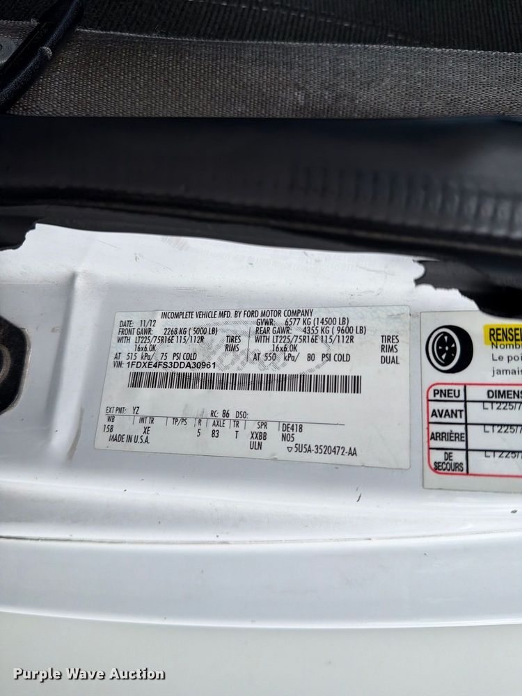 image for item FH6395 2013 Ford E450 shuttle bus