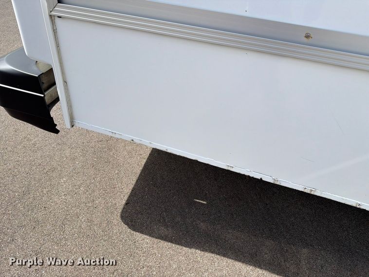 image for item FH6396 2013 Ford E450 shuttle bus