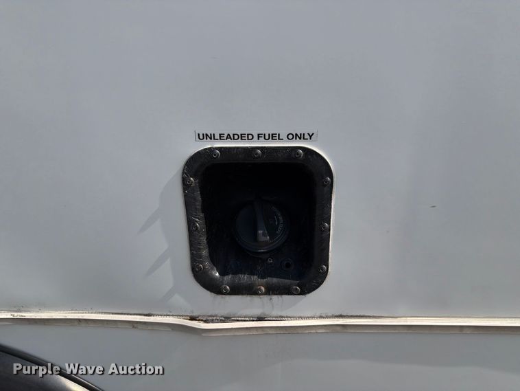 image for item FH6396 2013 Ford E450 shuttle bus
