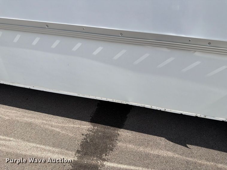 image for item FH6396 2013 Ford E450 shuttle bus