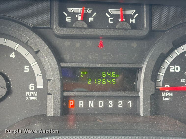 image for item FH6396 2013 Ford E450 shuttle bus