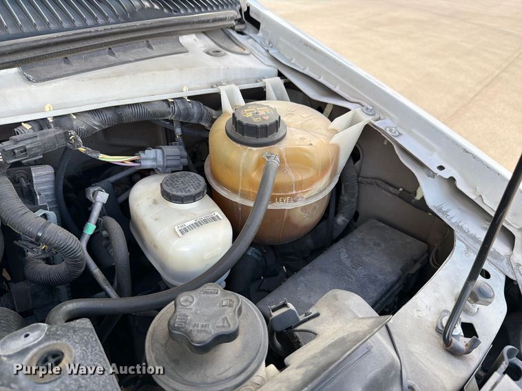image for item FH6396 2013 Ford E450 shuttle bus