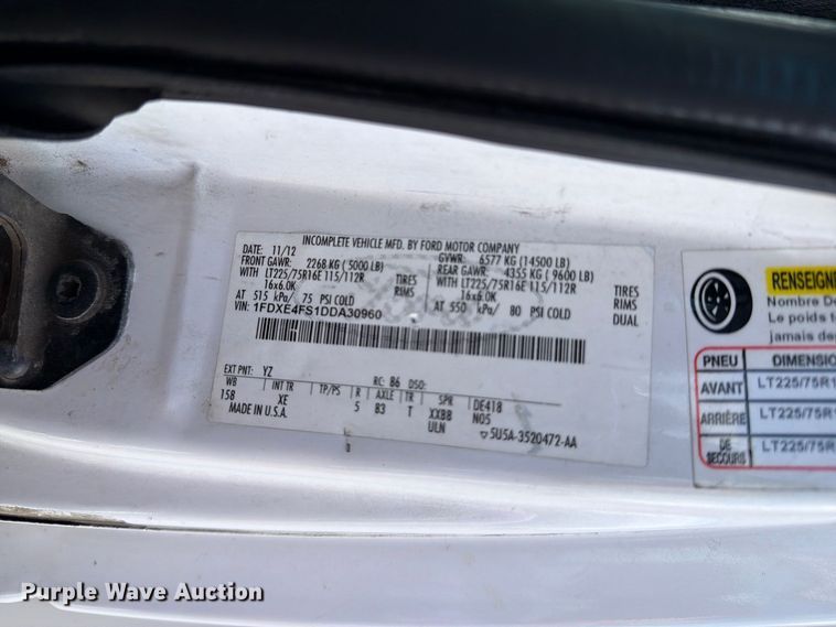 image for item FH6396 2013 Ford E450 shuttle bus