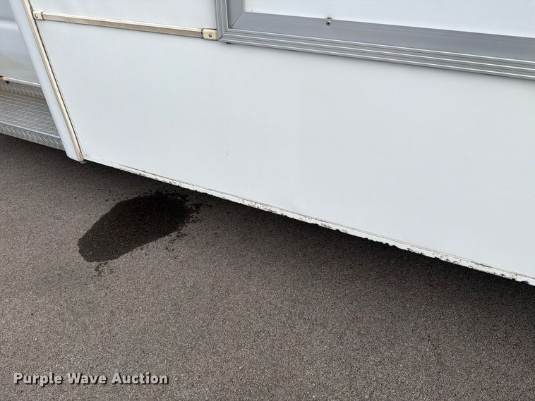 image for item FH6397 2013 Ford E450 shuttle bus