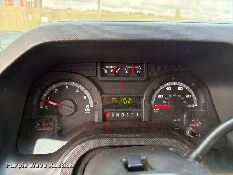 image for item FH6397 2013 Ford E450 shuttle bus
