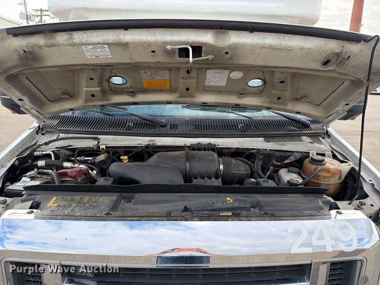 image for item FH6397 2013 Ford E450 shuttle bus