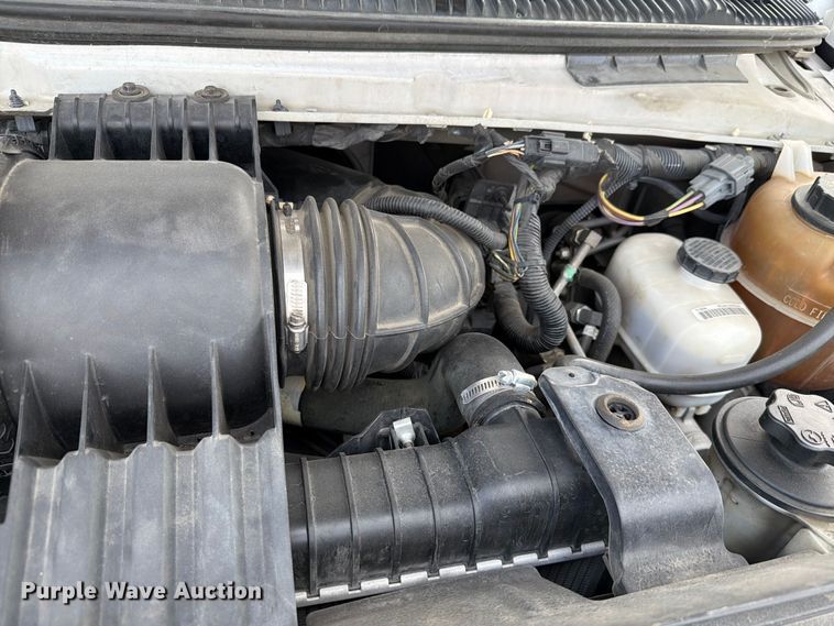 image for item FH6397 2013 Ford E450 shuttle bus
