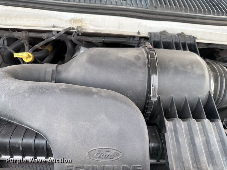 image for item FH6397 2013 Ford E450 shuttle bus
