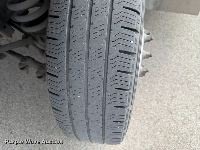 image for item FH6397 2013 Ford E450 shuttle bus