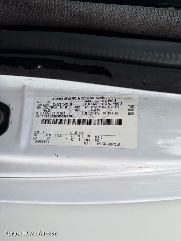 image for item FH6397 2013 Ford E450 shuttle bus