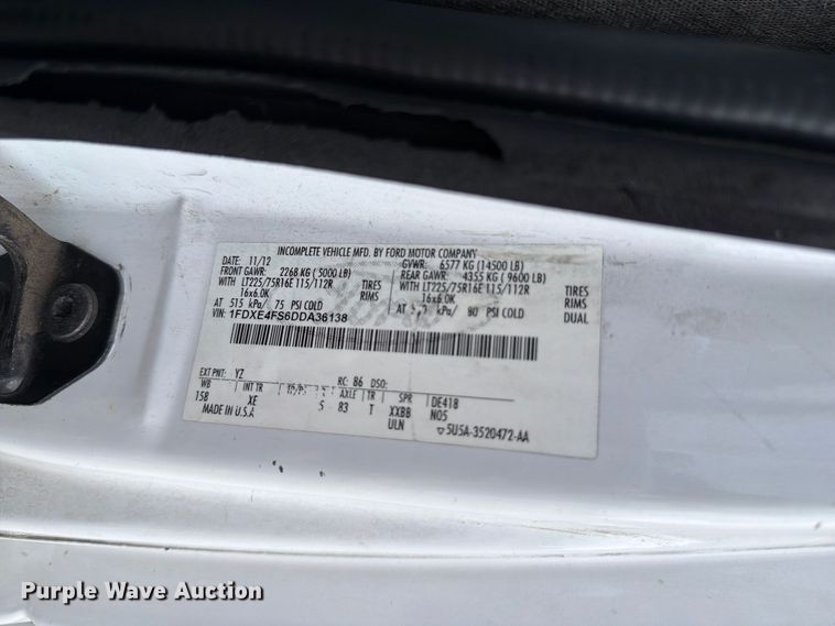 image for item FH6397 2013 Ford E450 shuttle bus