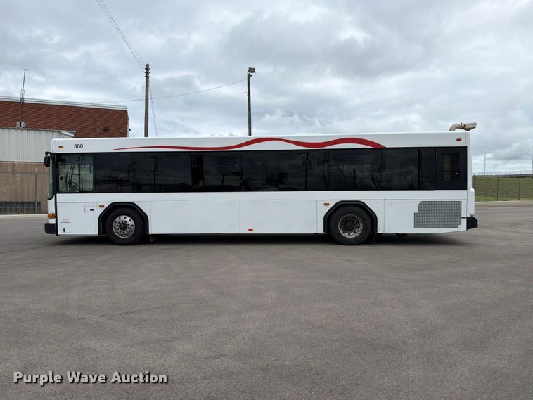 image for item FH6398 2011 Gillig G27B102N4 transit bus