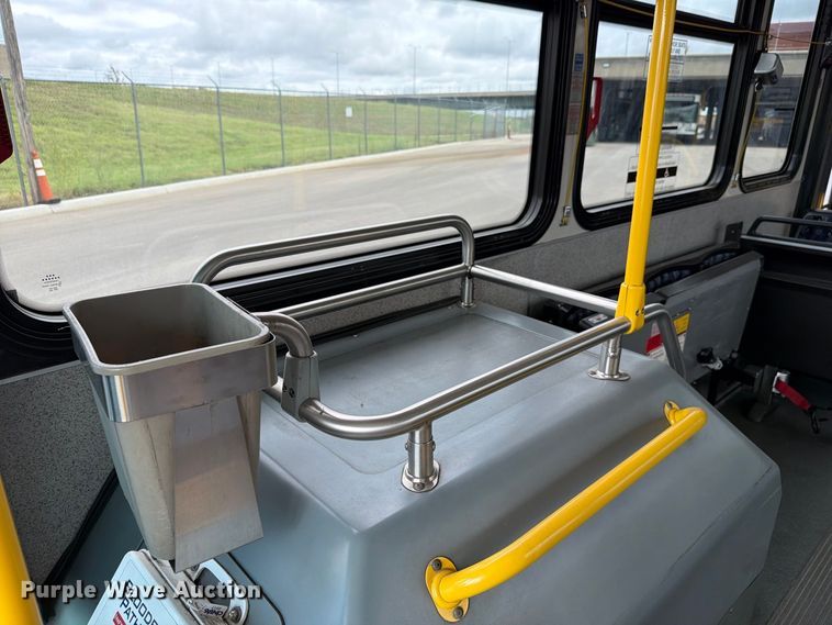 image for item FH6398 2011 Gillig G27B102N4 transit bus