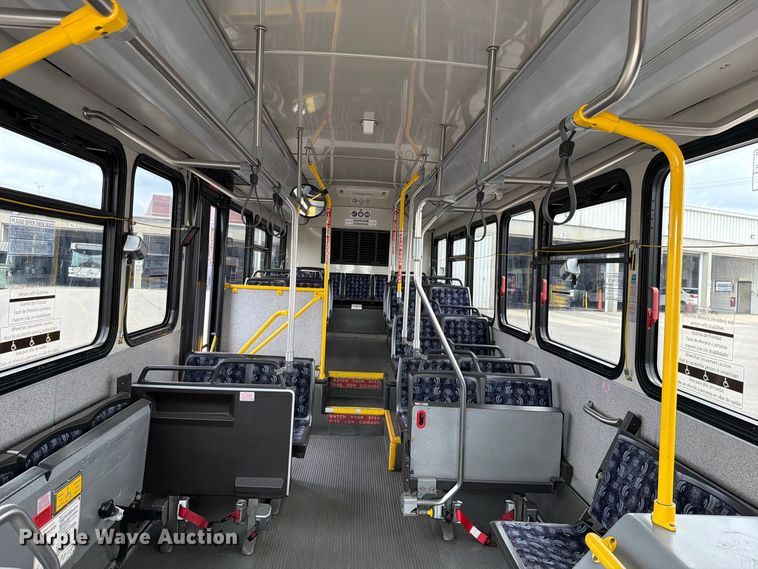 image for item FH6398 2011 Gillig G27B102N4 transit bus