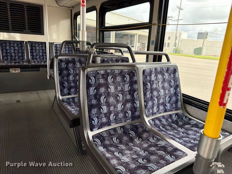 image for item FH6398 2011 Gillig G27B102N4 transit bus