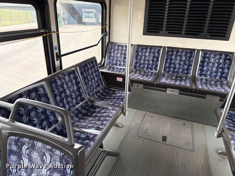 image for item FH6398 2011 Gillig G27B102N4 transit bus