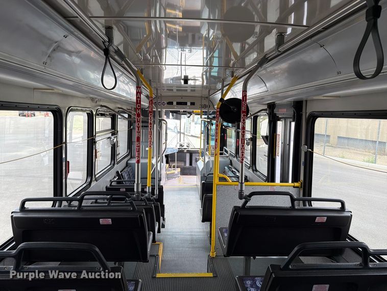 image for item FH6398 2011 Gillig G27B102N4 transit bus