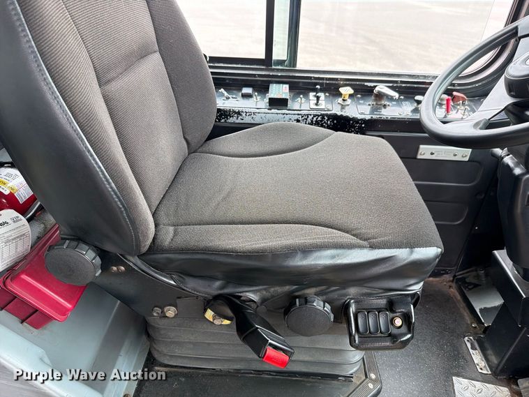 image for item FH6398 2011 Gillig G27B102N4 transit bus