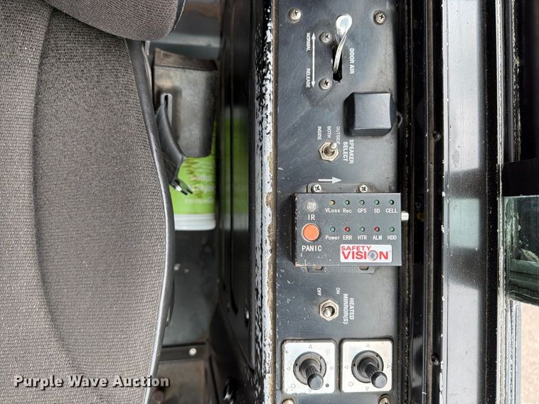 image for item FH6398 2011 Gillig G27B102N4 transit bus