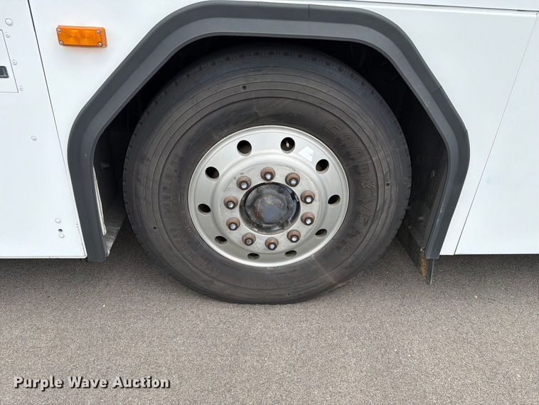 image for item FH6398 2011 Gillig G27B102N4 transit bus