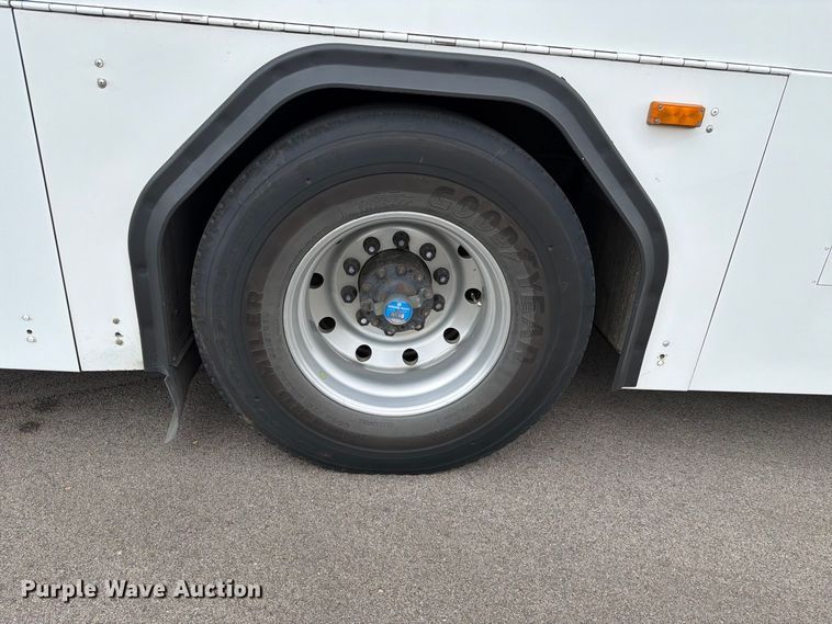 image for item FH6398 2011 Gillig G27B102N4 transit bus