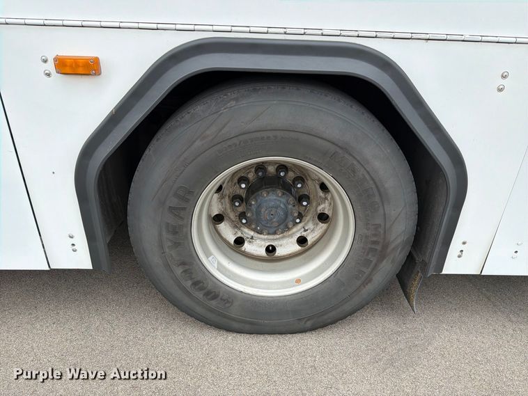 image for item FH6398 2011 Gillig G27B102N4 transit bus