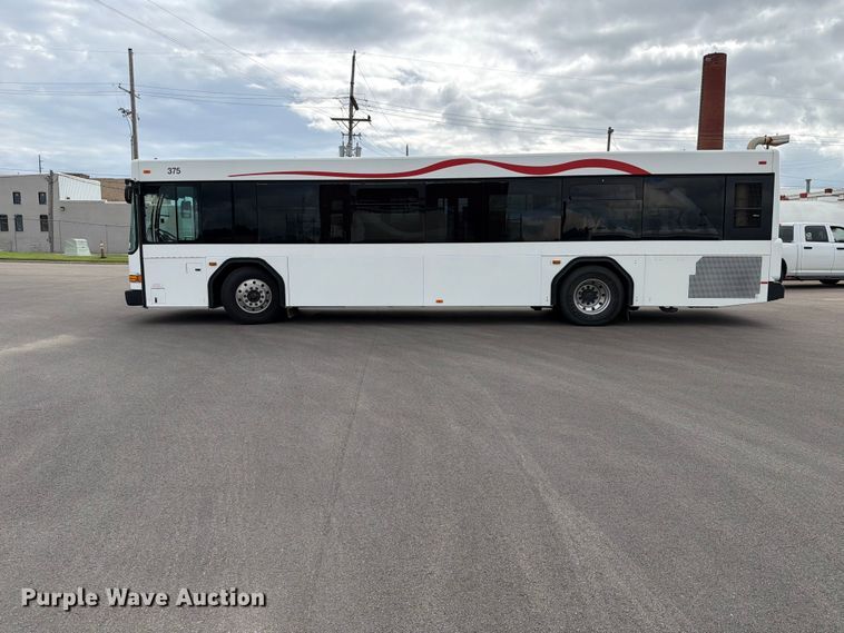 image for item FH6411 2011 Gillig G27B102N4 transit bus