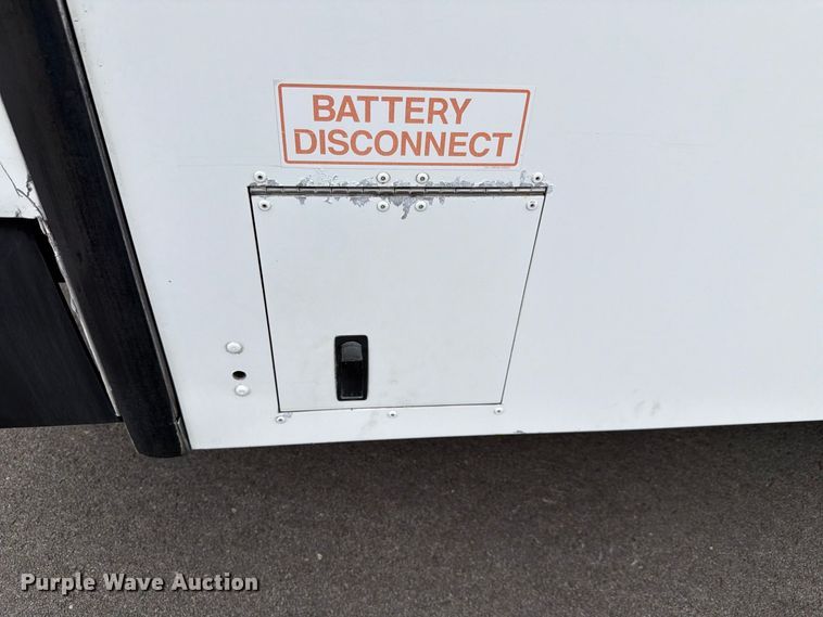 image for item FH6411 2011 Gillig G27B102N4 transit bus