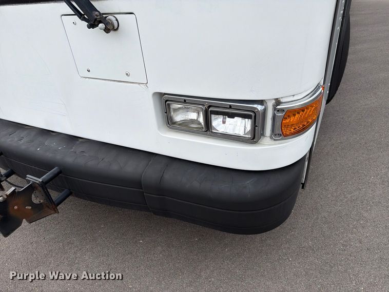 image for item FH6411 2011 Gillig G27B102N4 transit bus