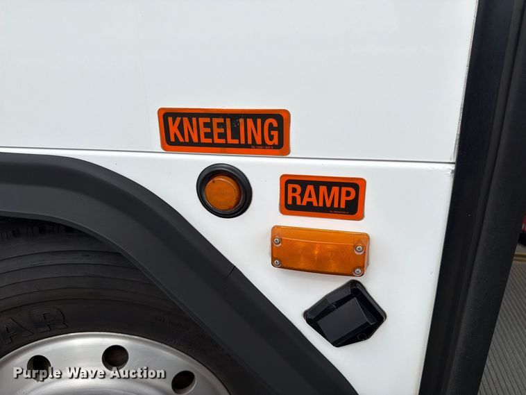 image for item FH6411 2011 Gillig G27B102N4 transit bus