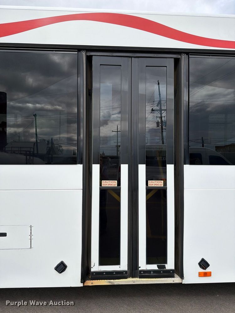 image for item FH6411 2011 Gillig G27B102N4 transit bus