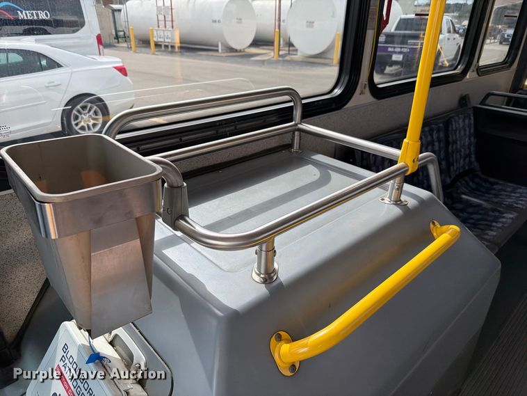 image for item FH6411 2011 Gillig G27B102N4 transit bus
