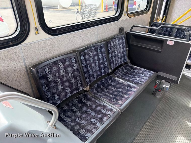image for item FH6411 2011 Gillig G27B102N4 transit bus