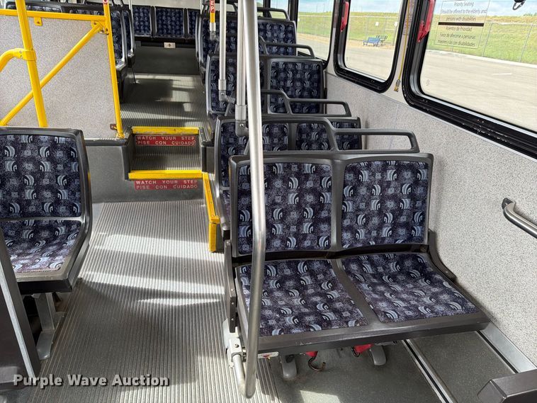 image for item FH6411 2011 Gillig G27B102N4 transit bus