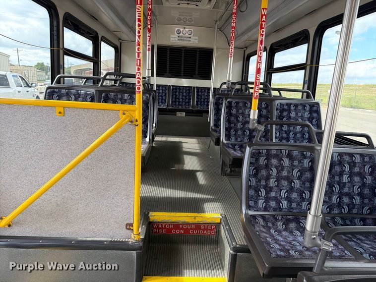 image for item FH6411 2011 Gillig G27B102N4 transit bus