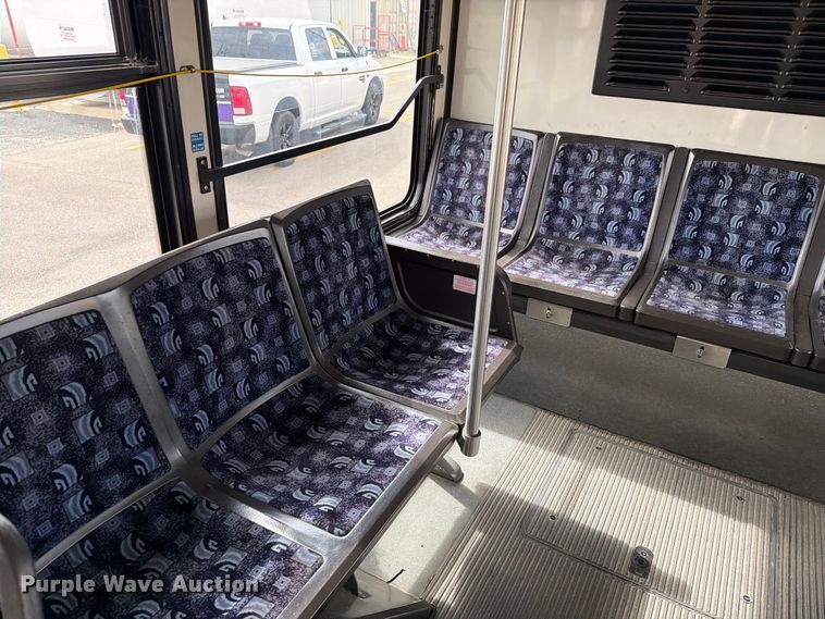 image for item FH6411 2011 Gillig G27B102N4 transit bus