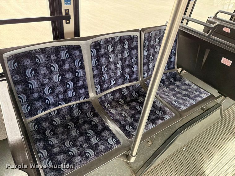 image for item FH6411 2011 Gillig G27B102N4 transit bus