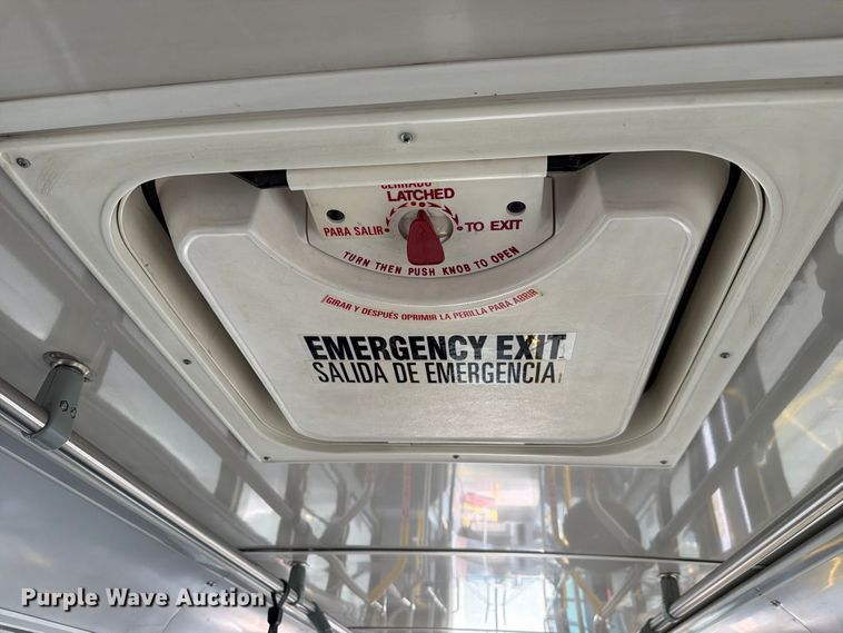 image for item FH6411 2011 Gillig G27B102N4 transit bus